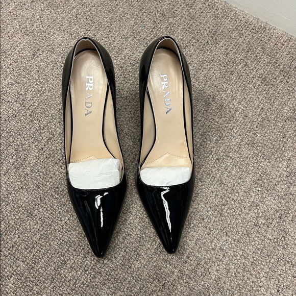 Prada Silver Shoe Box heels, excellent condition, worn 1x - Picture 2 of 9